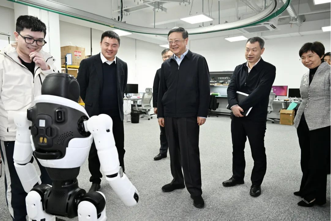上海市委书记陈吉宁专题调研yth游艇会机器人